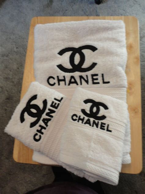 chanel towel set